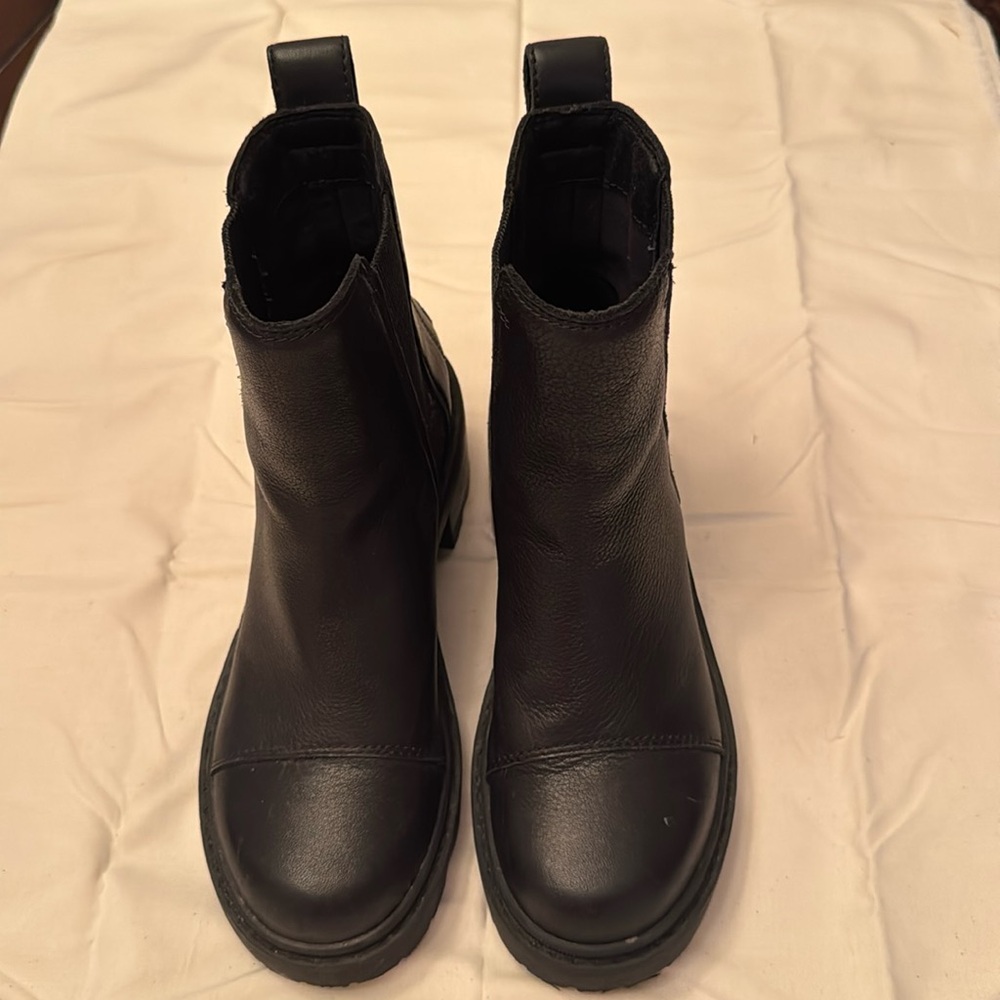 Sorel leather boots size 7